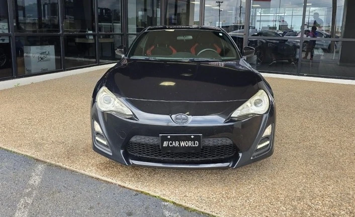2013 Scion FR-S - Image 2 of 10