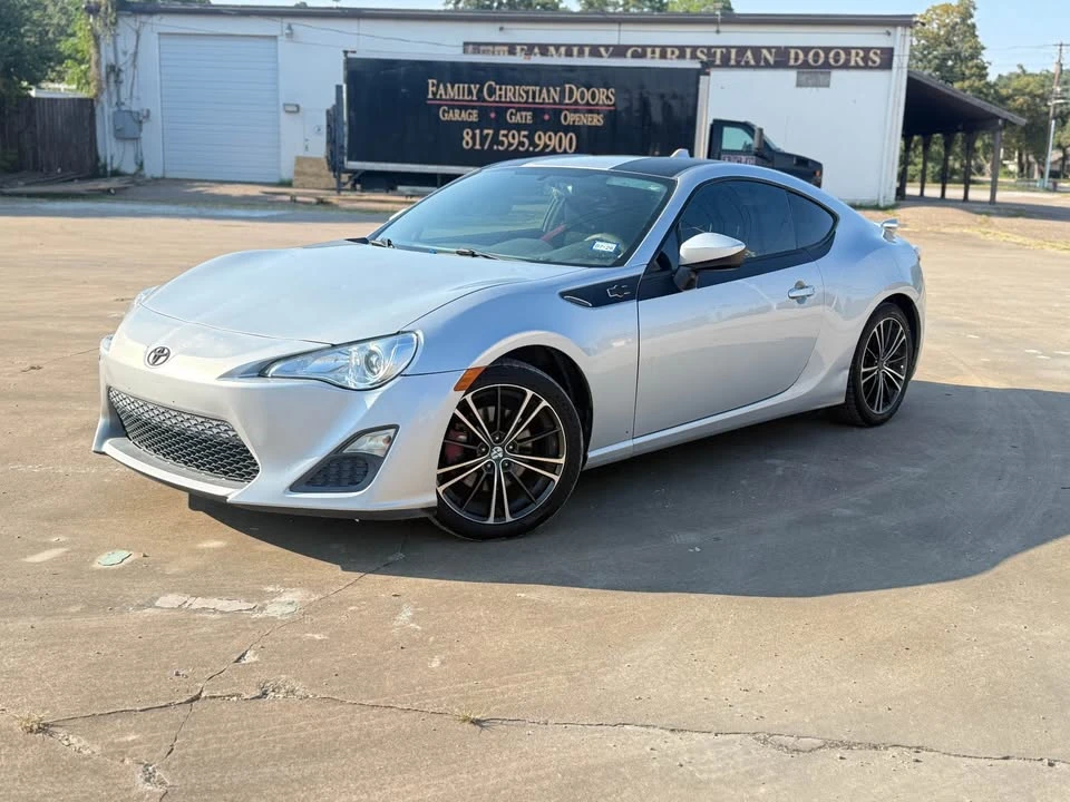 2013 Scion FR-S - Image 2 of 16