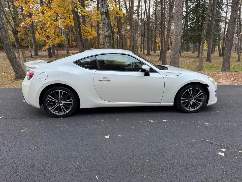 2013 Scion FR-S - Image 8 of 18