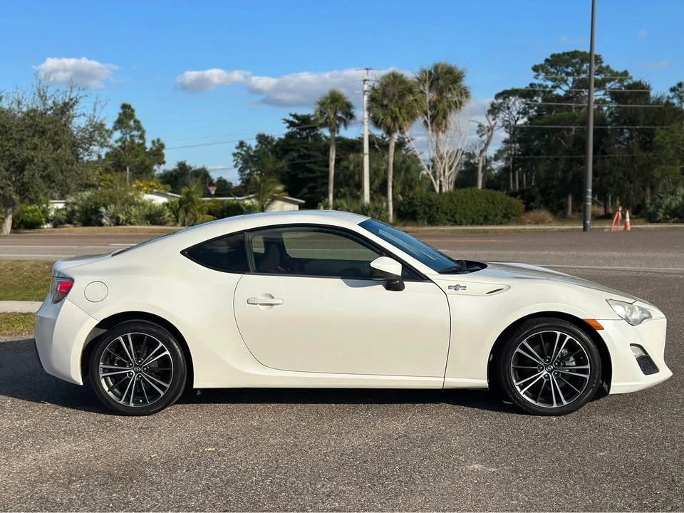 2013 Scion FR-S - Image 6 of 16
