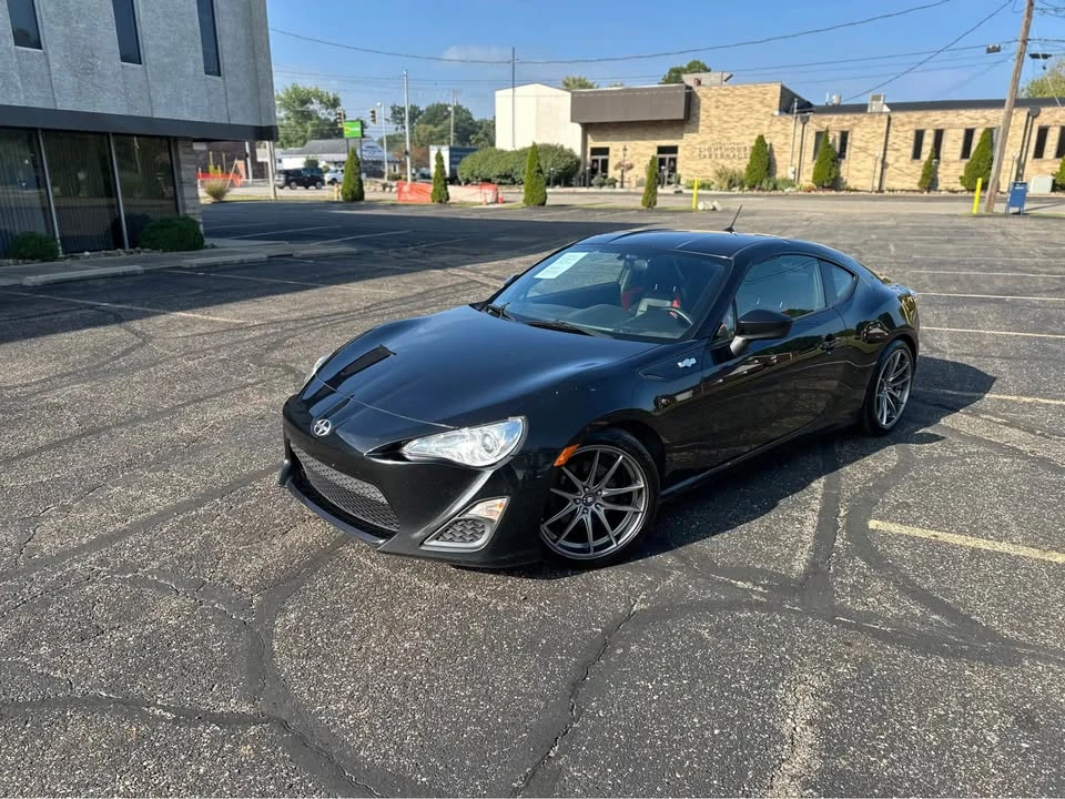 2013 Scion FR-S - Image 2 of 19