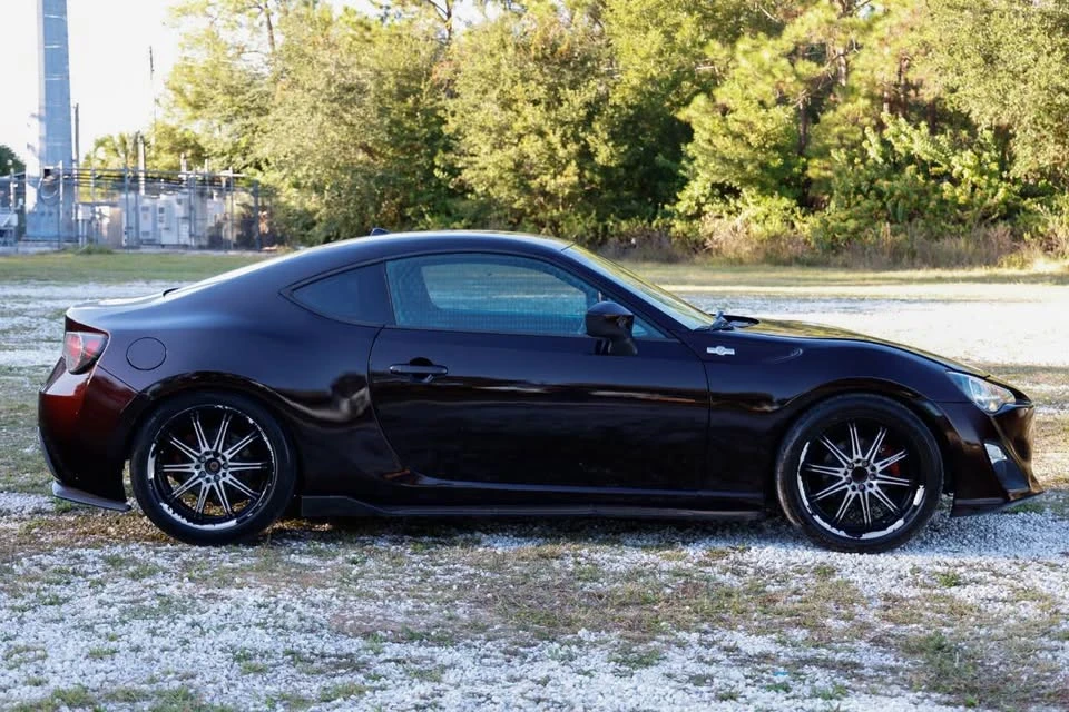 2013 Scion FR-S - Image 2 of 14