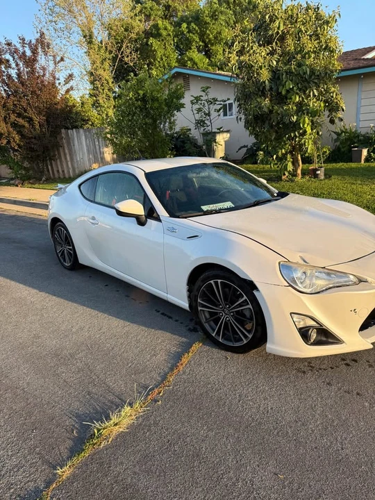 2013 Scion FR-S - Image 4 of 10