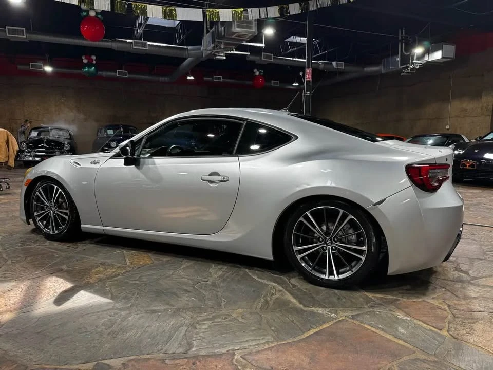 2013 Scion FR-S - Image 3 of 13