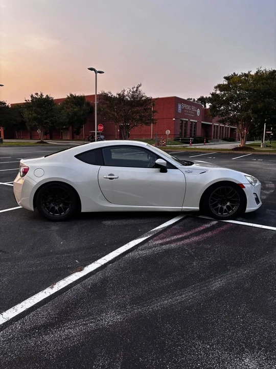 2013 Scion FR-S - Image 6 of 11
