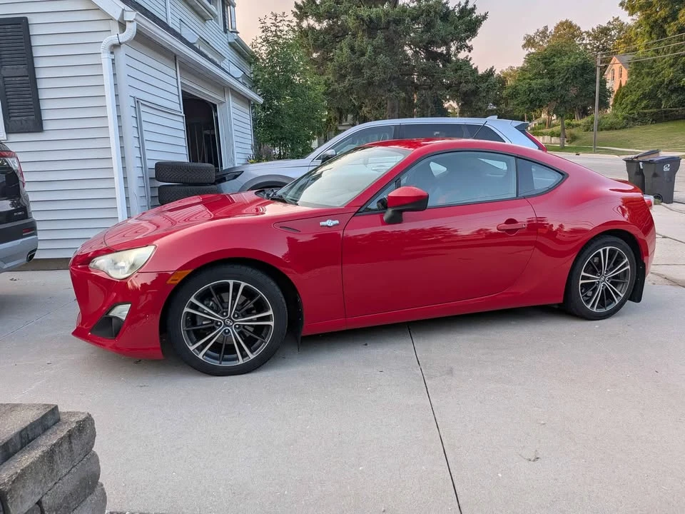 2013 Scion FR-S - Image 2 of 18