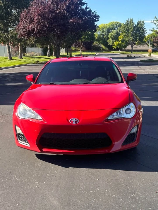 2013 Scion FR-S - Image 2 of 3