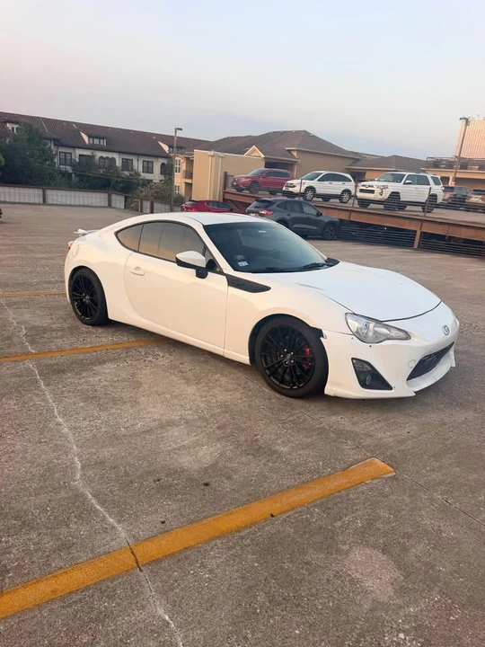2013 Scion FR-S - Image 2 of 9