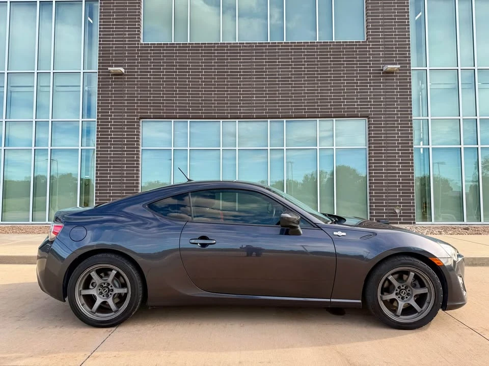 2013 Scion FR-S - Image 2 of 10