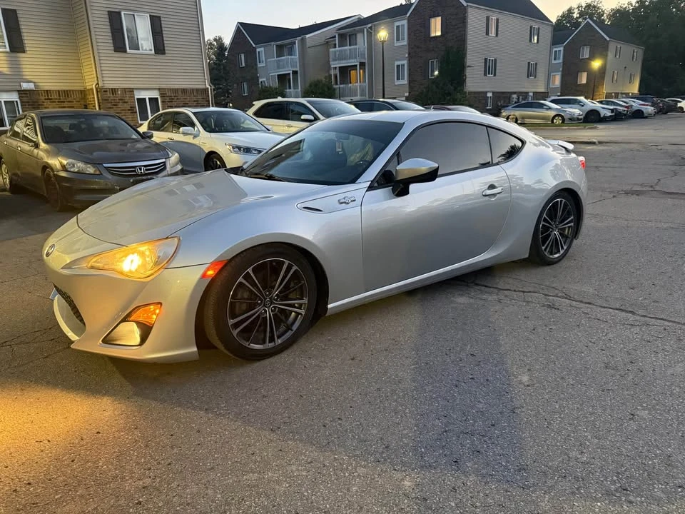 2013 Scion FR-S - Image 8 of 11