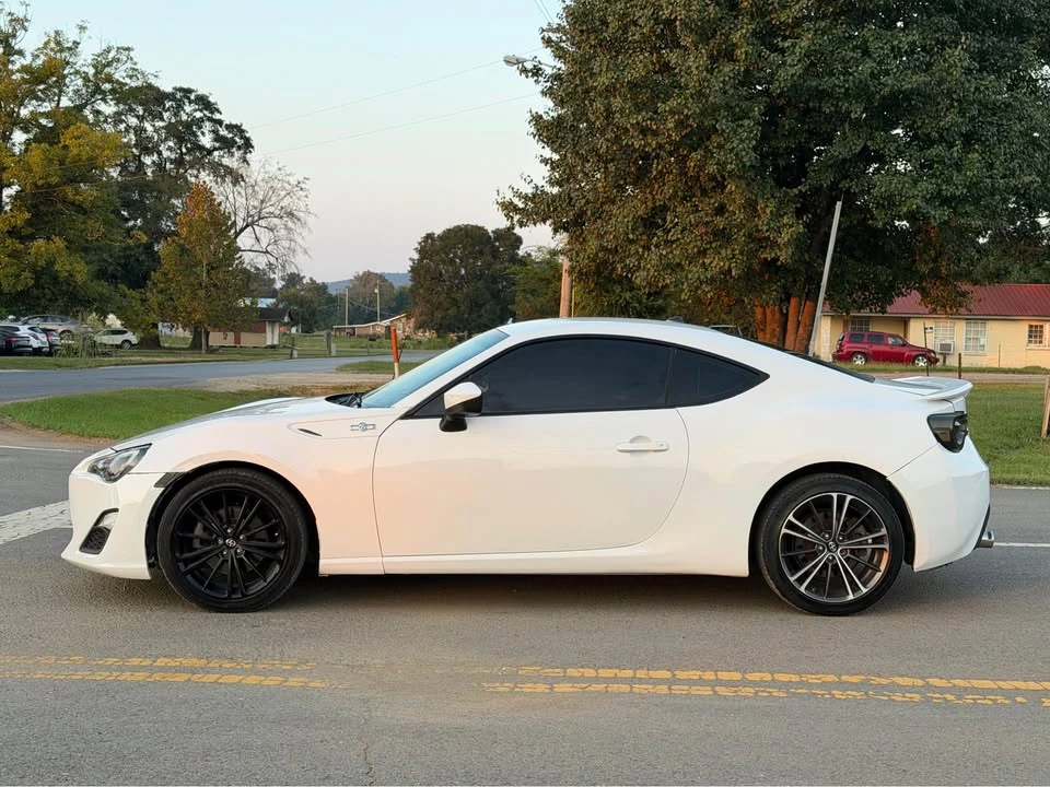 2013 Scion FR-S - Image 8 of 14