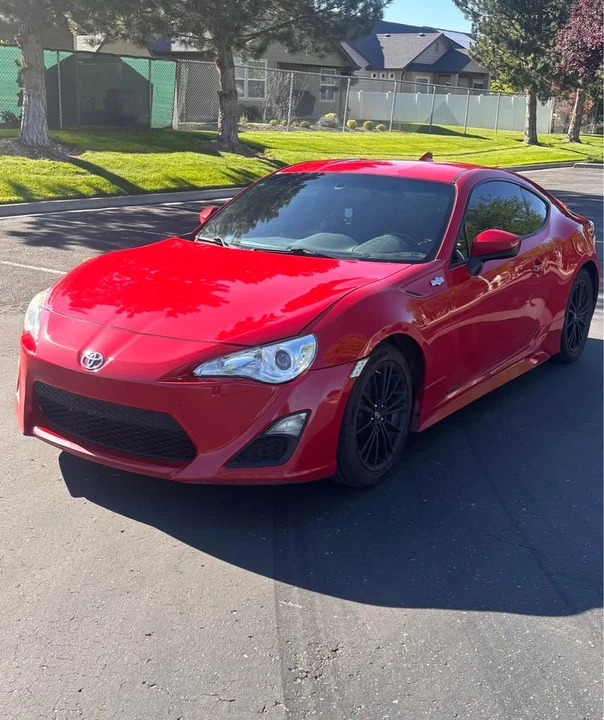 2013 Scion FR-S - Image 2 of 3