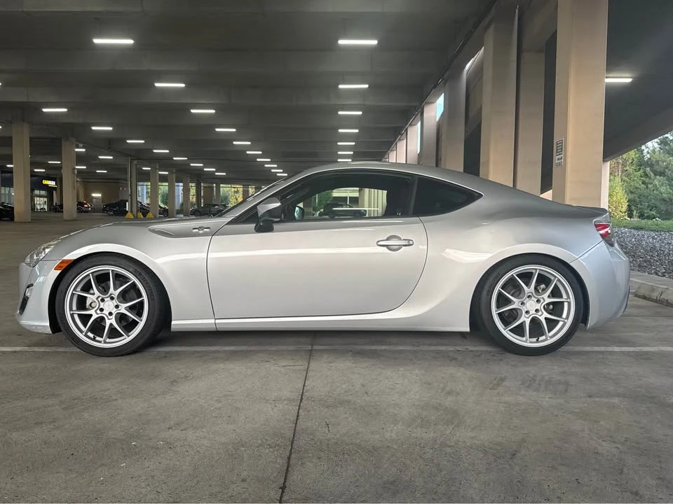 2013 Scion FR-S - Image 2 of 14