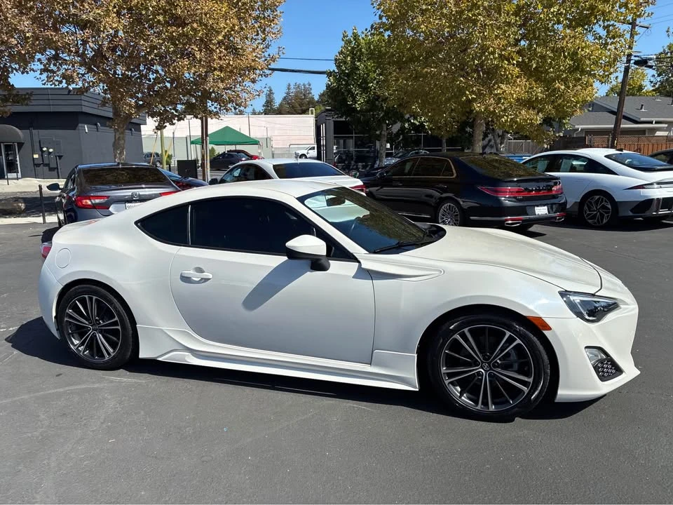 2013 Scion FR-S - Image 2 of 15