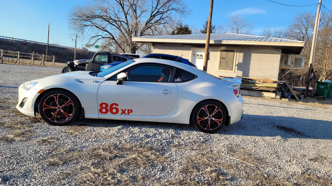 2013 Scion FR-S - Image 11 of 31