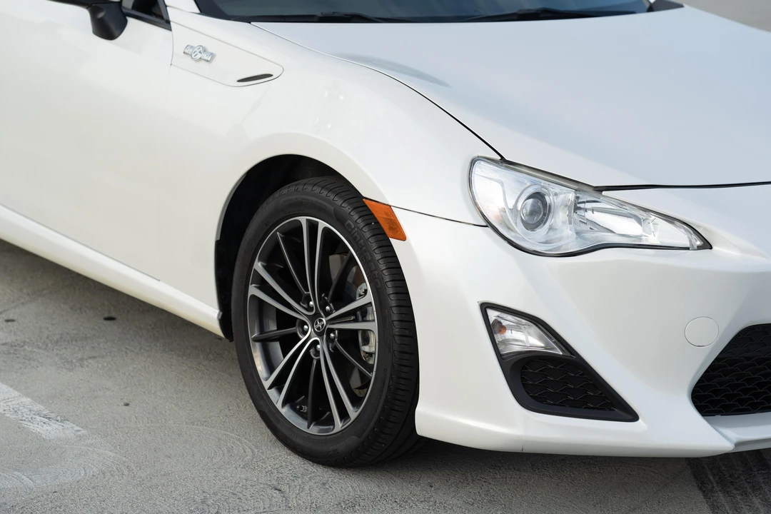 2013 Scion FR-S - Image 19 of 31