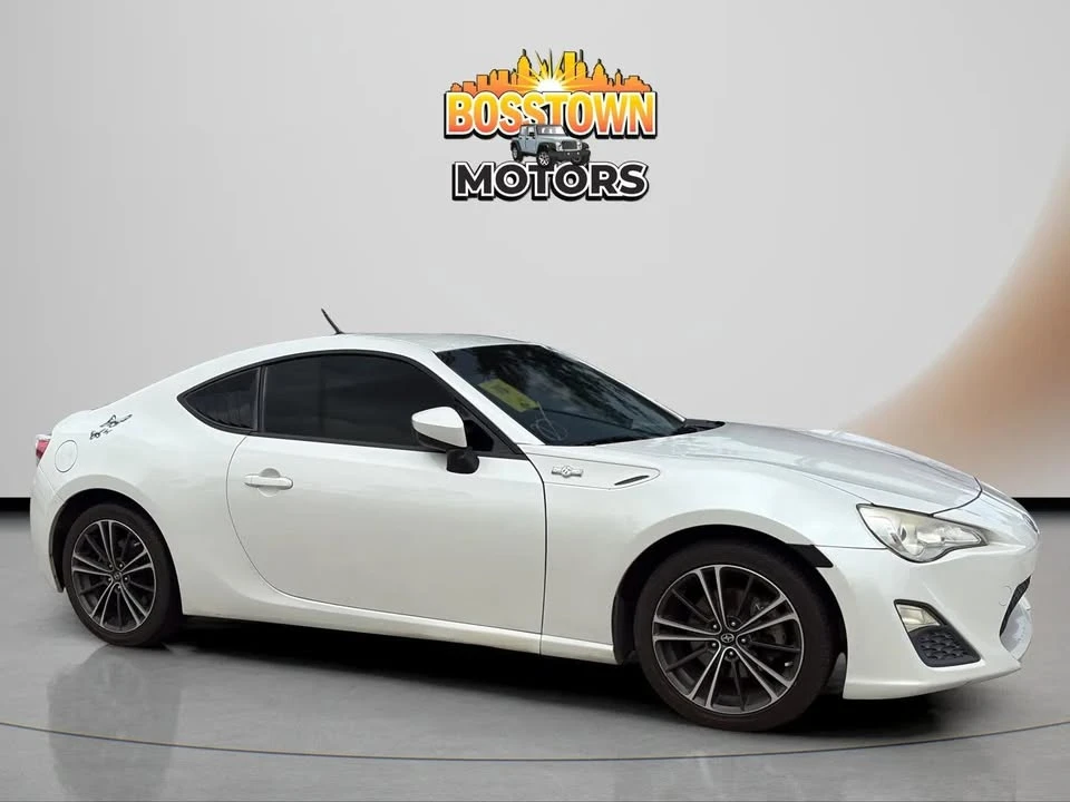 2013 Scion FR-S - Image 10 of 20