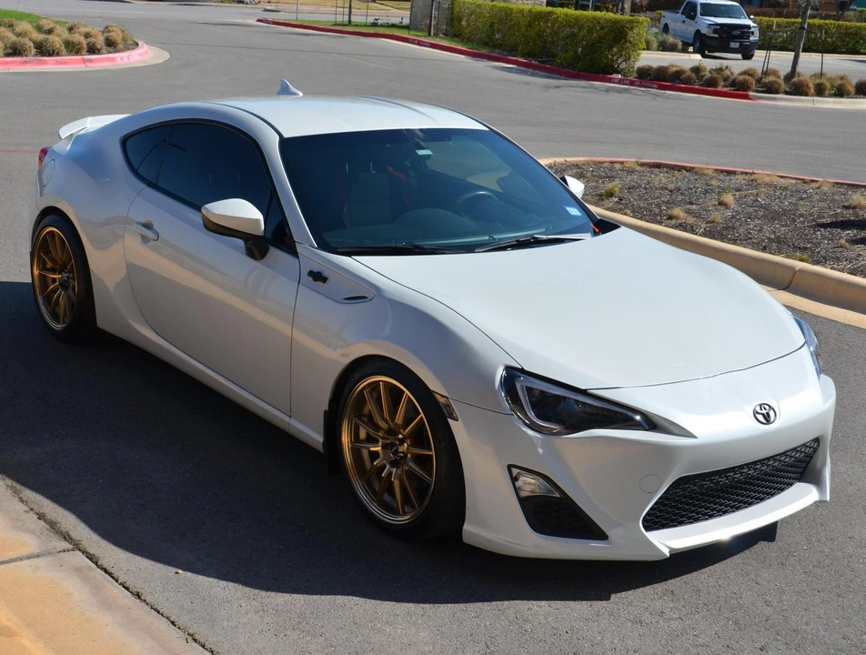 2013 Scion FR-S - Image 2 of 3