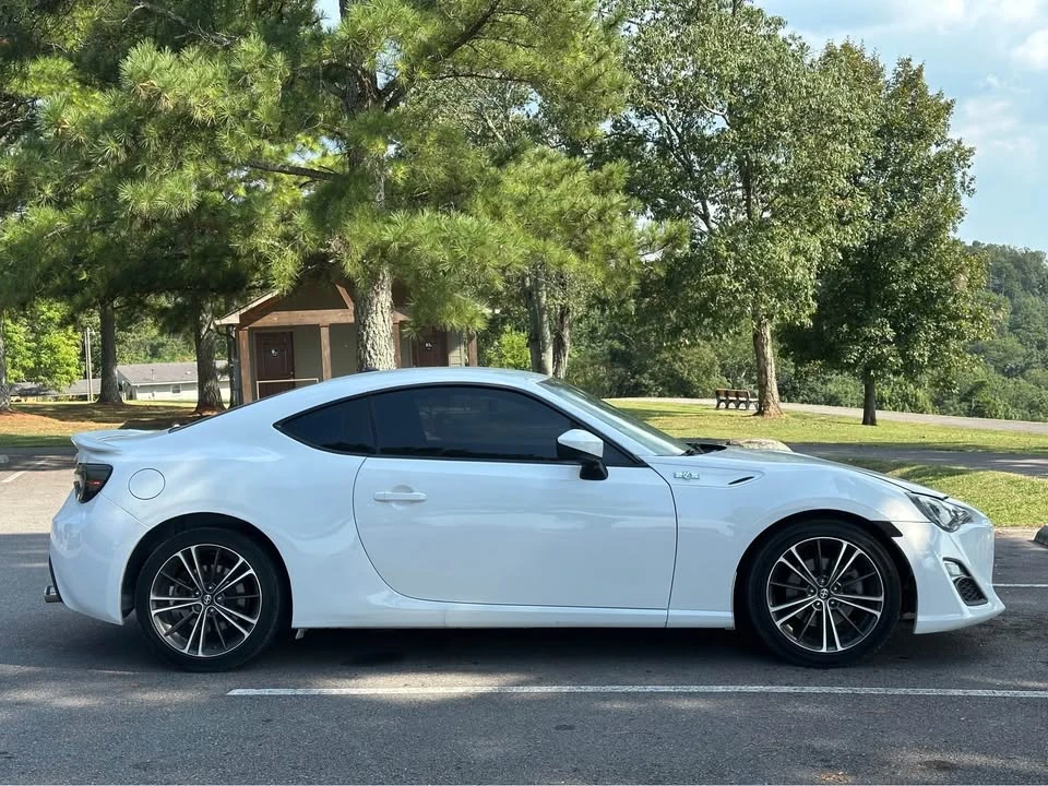 2013 Scion FR-S - Image 4 of 14