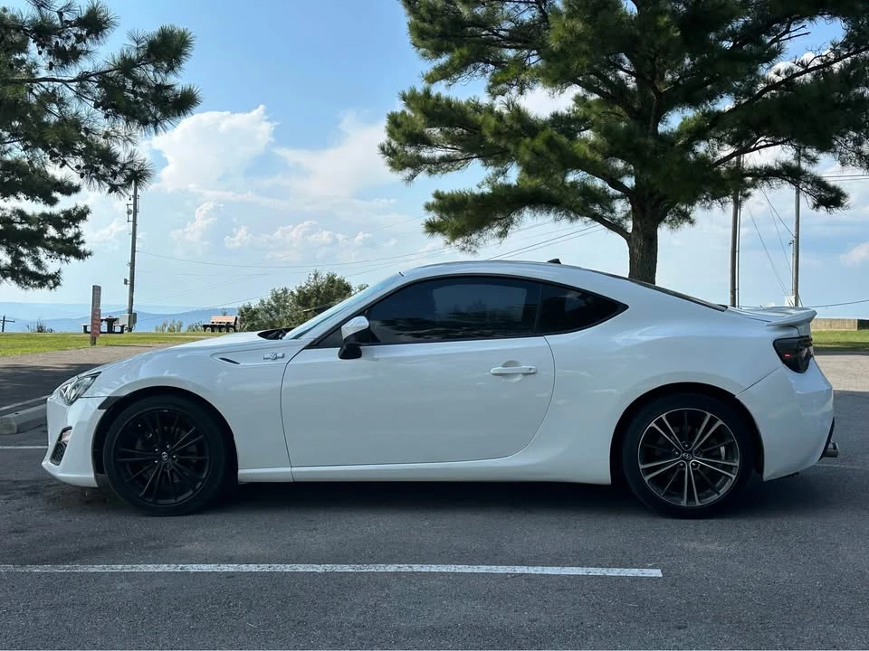 2013 Scion FR-S - Image 8 of 14