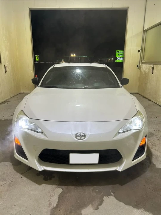 2013 Scion FR-S - Image 2 of 10