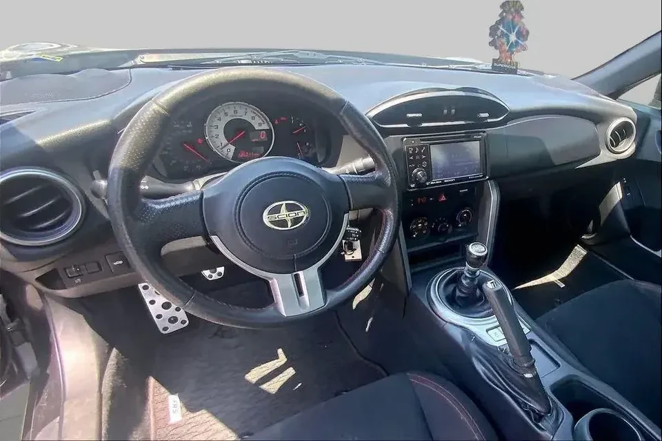 2013 Scion FR-S - Image 10 of 15