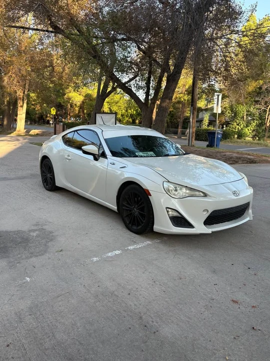 2013 Scion FR-S - Image 2 of 3
