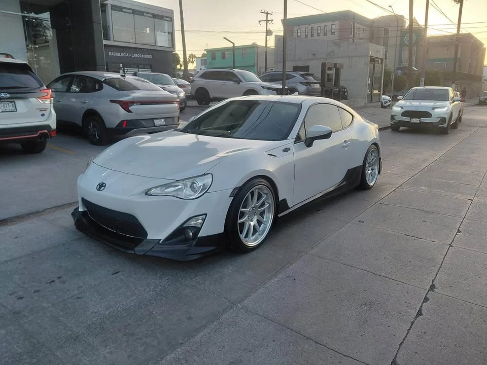 2013 Scion FR-S - Image 5 of 13