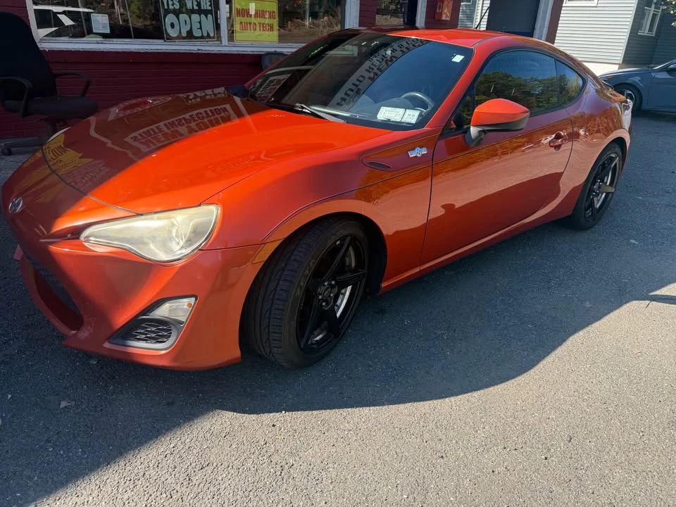 2013 Scion FR-S - Image 2 of 10