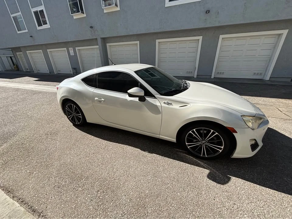 2013 Scion FR-S - Image 5 of 10