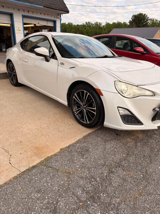 2013 Scion FR-S - Image 8 of 11