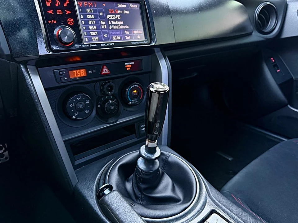 2013 Scion FR-S - Image 26 of 31