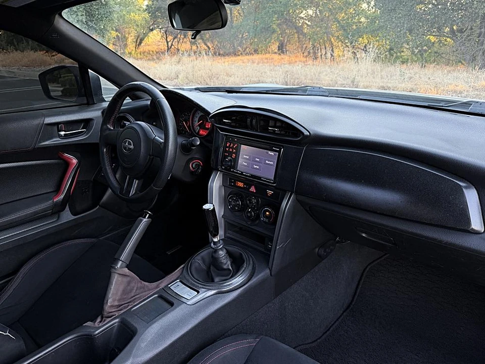 2013 Scion FR-S - Image 19 of 31