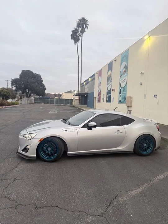 2013 Scion FR-S - Image 2 of 10