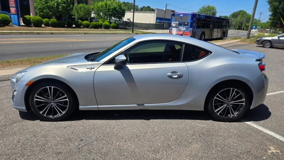2013 Scion FR-S - Image 4 of 17