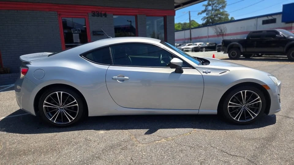 2013 Scion FR-S - Image 8 of 17