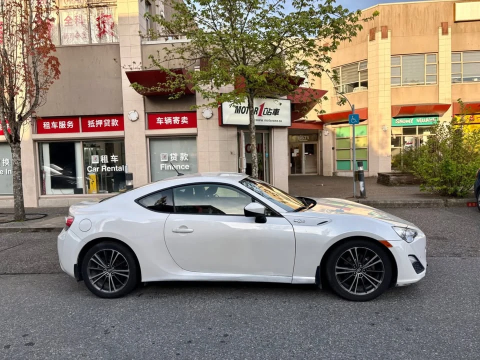 2013 Scion FR-S - Image 3 of 11