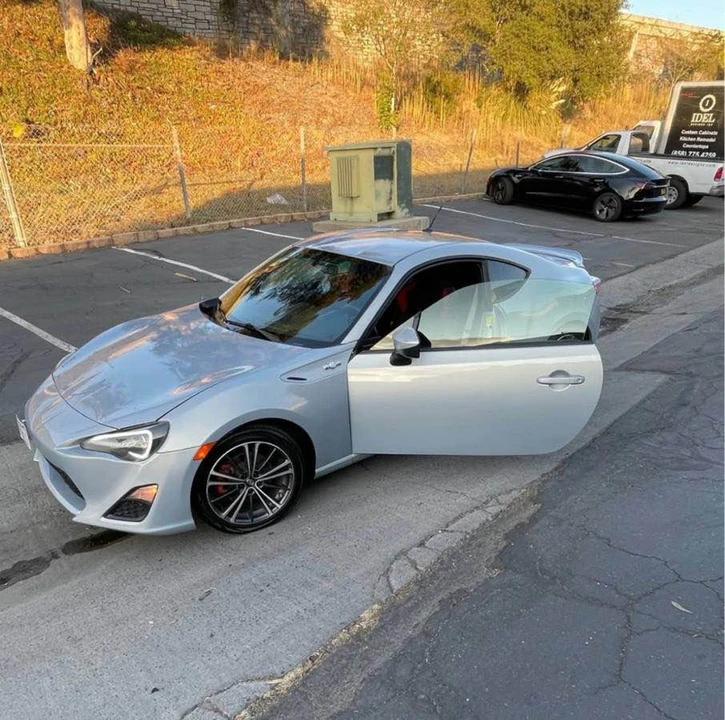 2013 Scion FR-S - Image 2 of 10