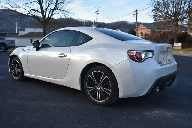 2013 Scion FR-S - Image 10 of 19