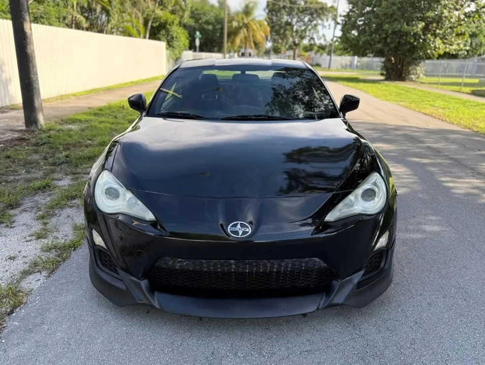 2013 Scion FR-S - Image 10 of 17