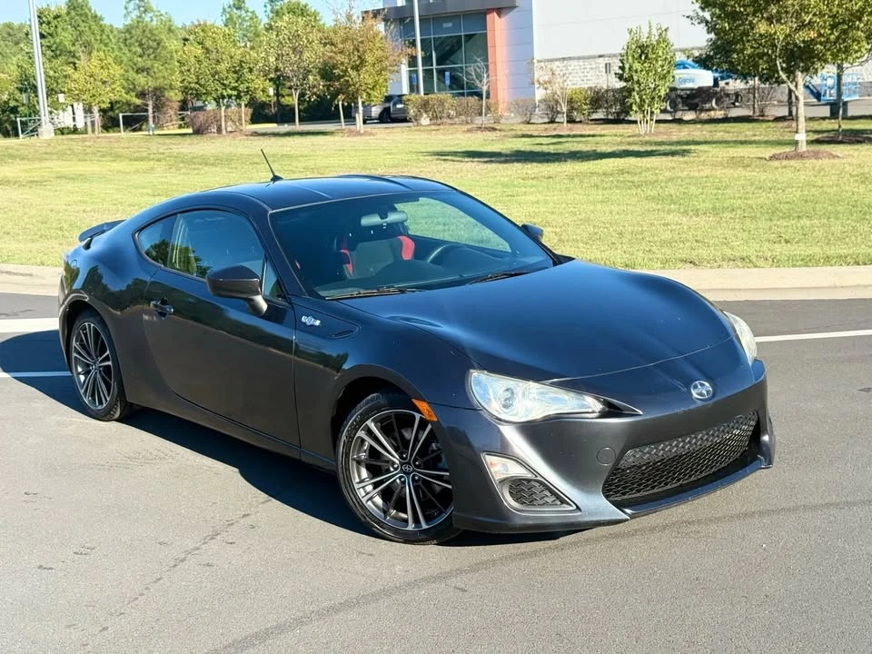 2013 Scion FR-S - Image 2 of 8