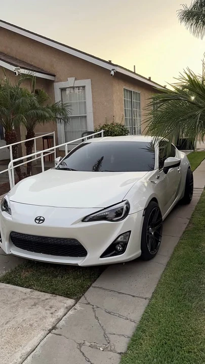 2013 Scion FR-S - Image 2 of 2