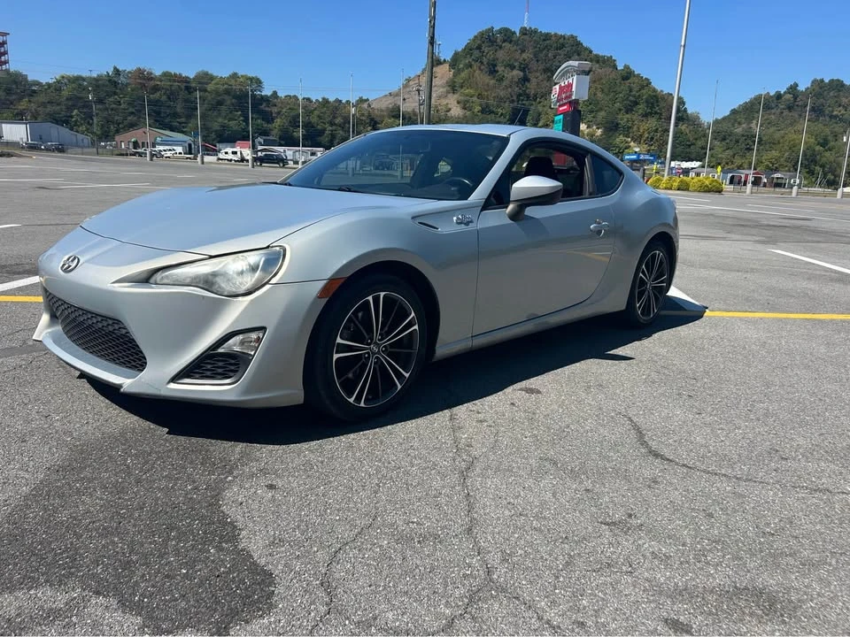 2013 Scion FR-S - Image 2 of 8