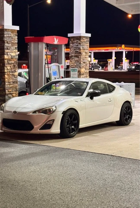 2013 Scion FR-S - Image 2 of 11