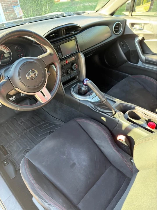 2013 Scion FR-S - Image 6 of 9