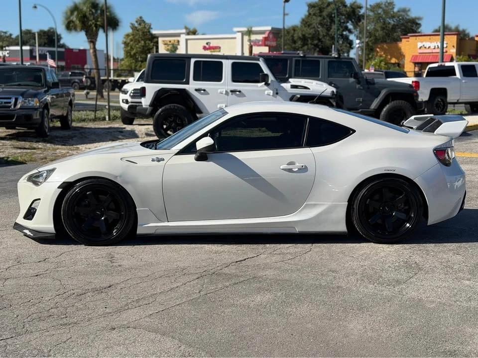 2013 Scion FR-S - Image 2 of 15
