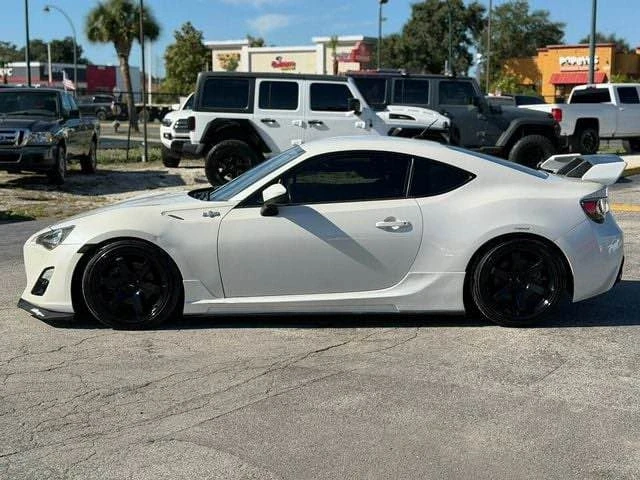 2013 Scion FR-S - Image 2 of 3