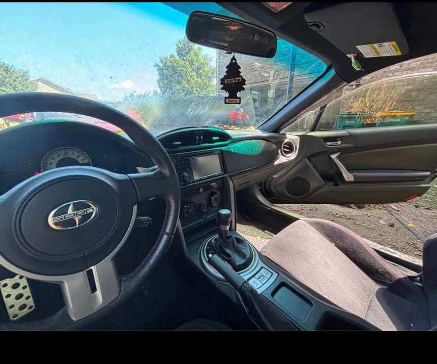 2013 Scion FR-S - Image 11 of 16