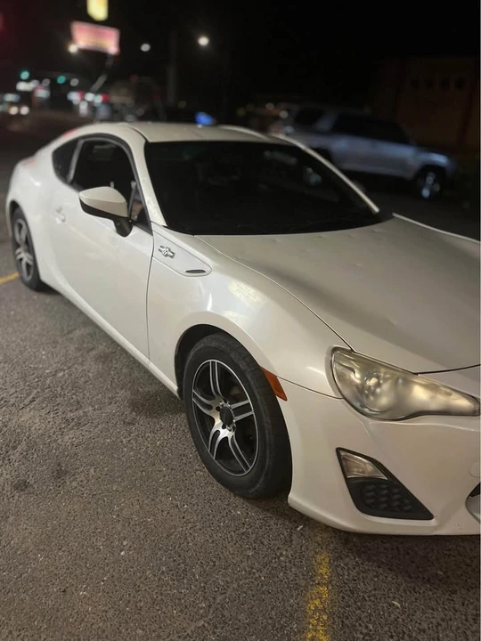 2013 Scion FR-S - Image 2 of 7