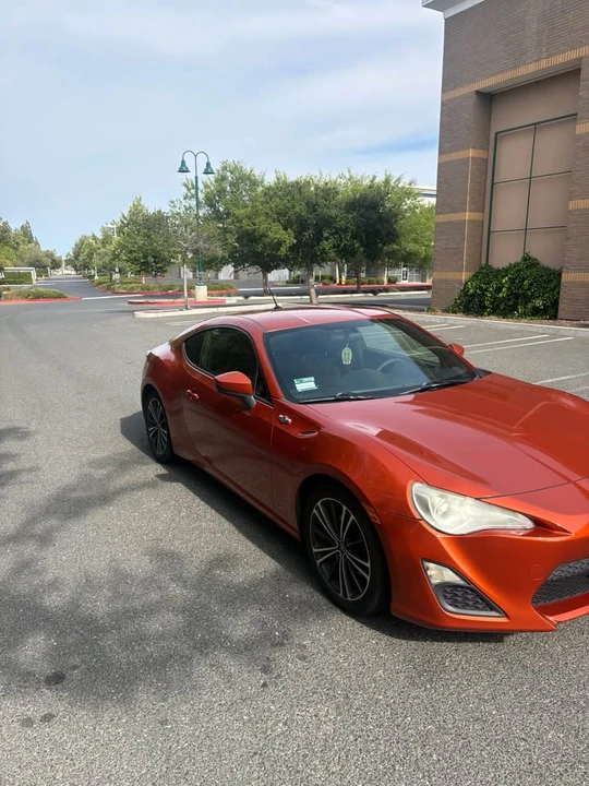2013 Scion FR-S - Image 2 of 13
